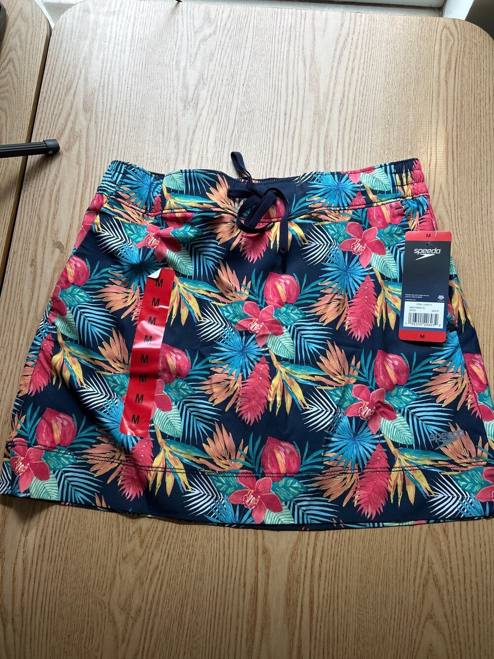 New Women’s Speedo Athletic Stretchy Skort or Swim Skort UPF 50+ Pockets Medium